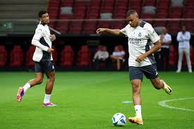 她用实际行 她用实际行